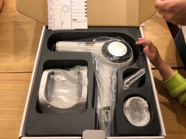↑nobby by TESCOM「プロフェッショナル プロテクトイオン ヘアードライヤーNIB3000」レビュー